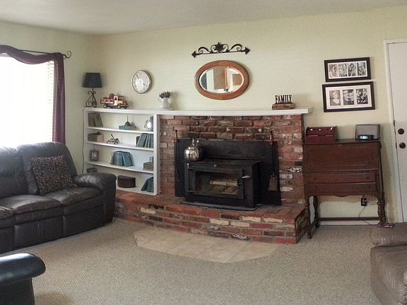 5th image of 7909 Stanford Ave