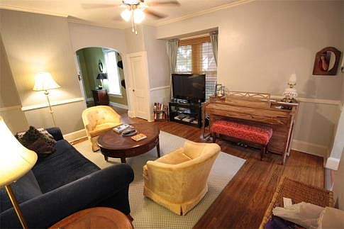 Living Room - 45 Pacemont