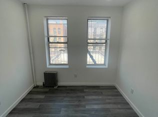34-18 44th St #2R, Long Island City, NY 11101