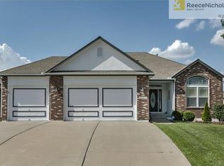 12300 Astor Ct, Peculiar, MO 64078