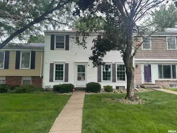 90 Carriage Hl, Macomb, IL 61455