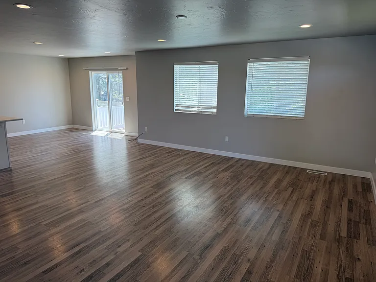 1138 S 1740 W — Photo 3
