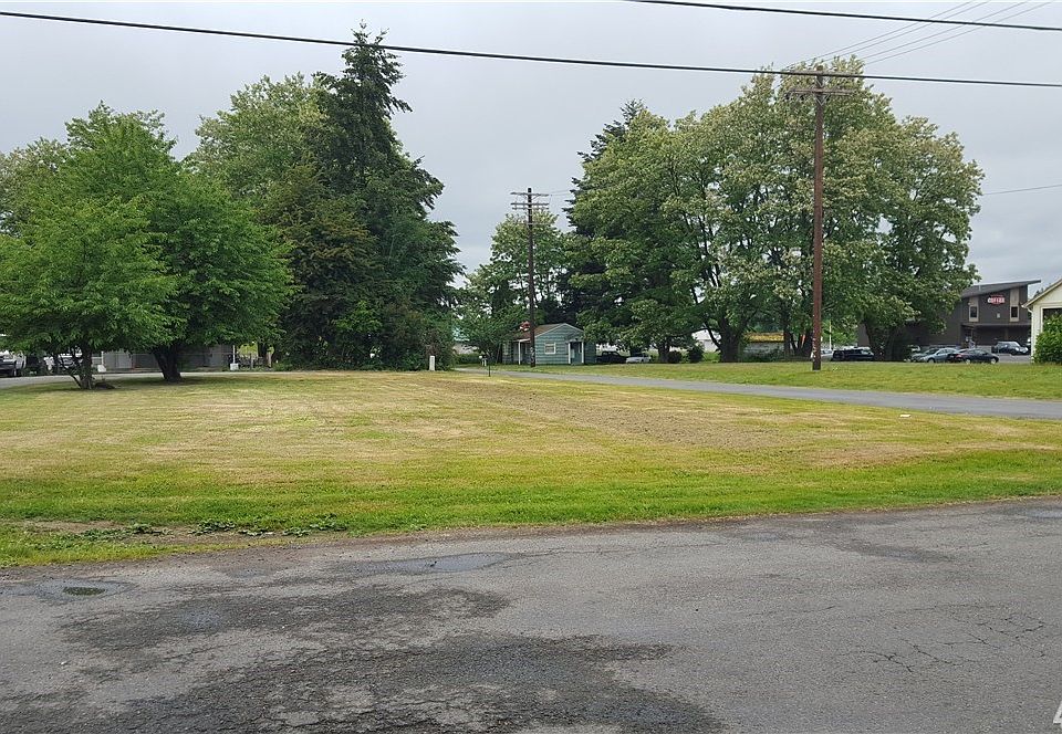 2nd image of 1003 Marsh Ave