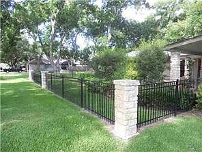 5th image of 333 San Saba St