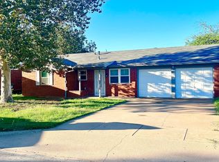 1107 W Louisa Ave, Iowa Park, TX 76367