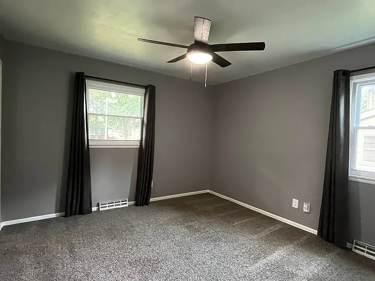 1103 Willow Dr — Photo 10