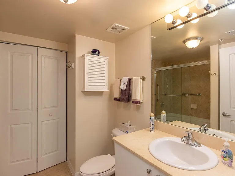 600 S Dixie Hwy #520 — Photo 10