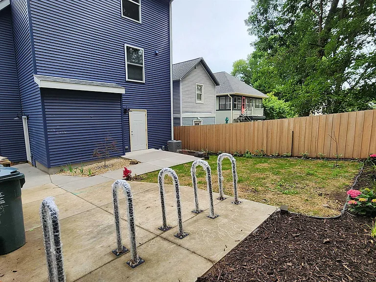 908 E Gorham St #1 — Photo 32