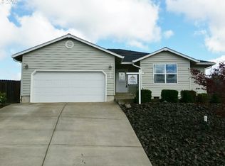 737 Brier Ct, Winston, OR 97496