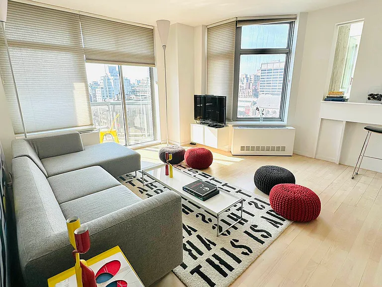188 E 64th St #1506 — Photo 5