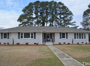 705 N Park Ave, Dunn, NC 28334