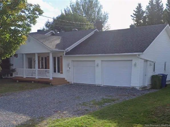 19 Belisle Ave, Edmundston, NB E3V 3W9