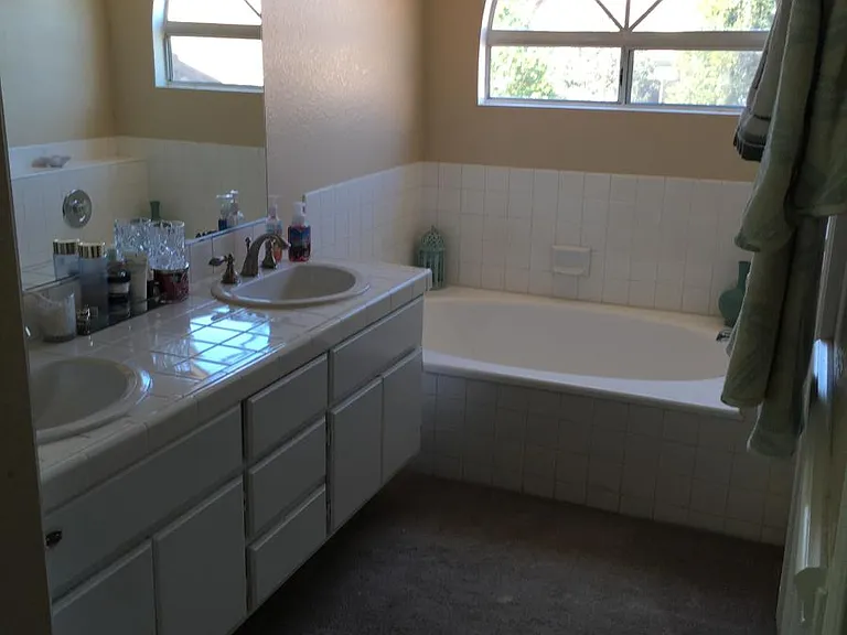 390 Hobart Cir — Photo 10