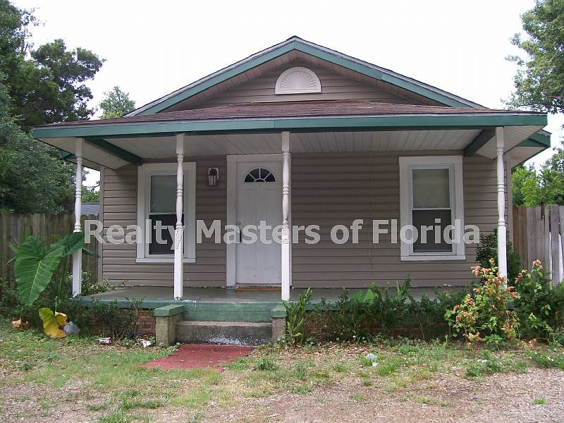 1st image of 2505 W Lloyd St