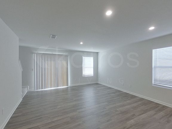 3rd image of 314 Ironwood Ct