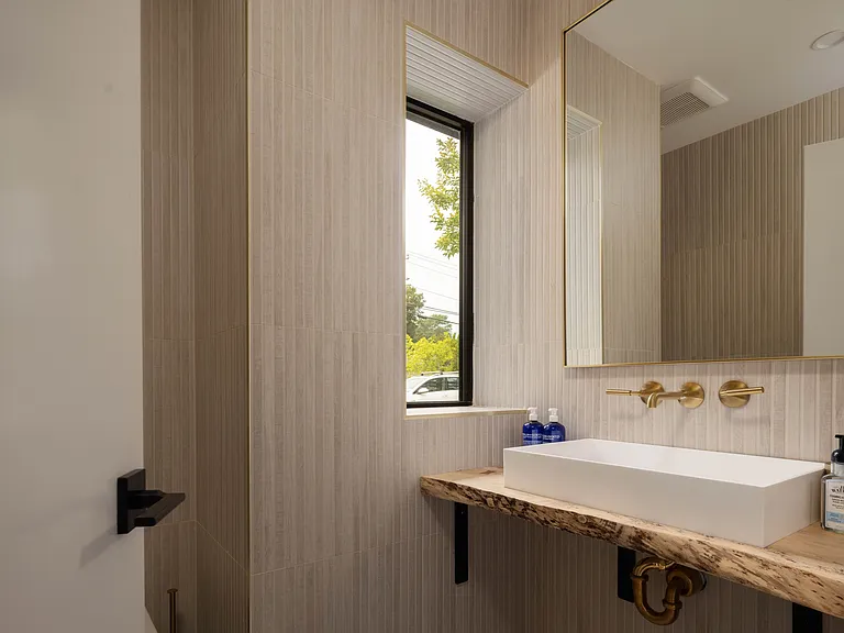 70 House 2 Rd — Photo 21