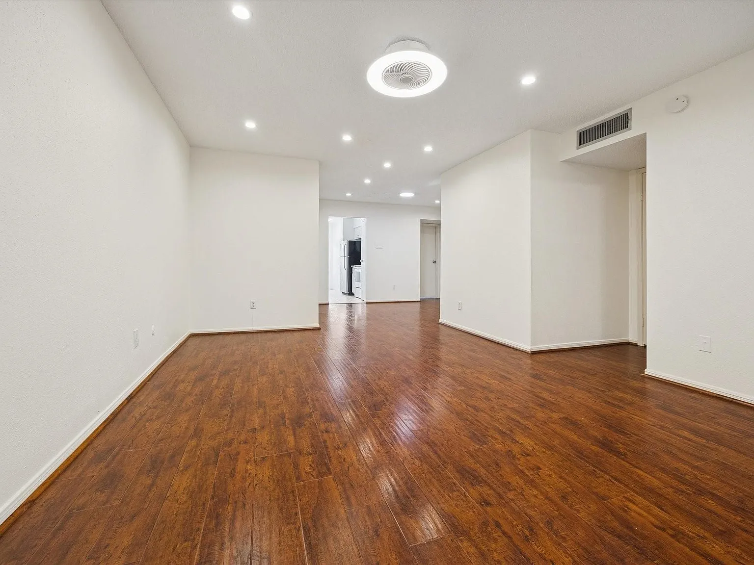 2 bed, 2.0 bath, 1140 sqft, $1,450 — Photo 3