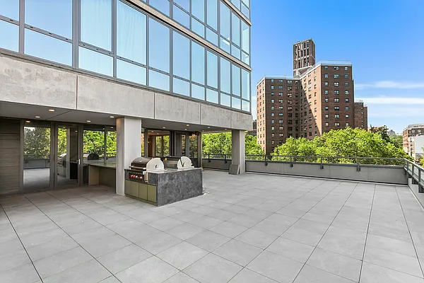 Sold by Corcoran | media 21