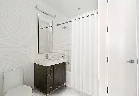 4th image of 416 52nd St #216