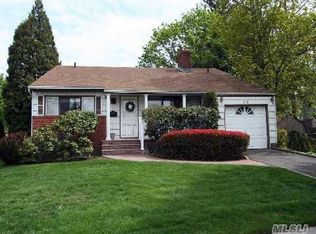 22 Gary Rd, Syosset, NY 11791
