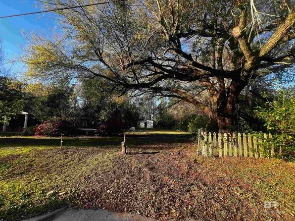 1604 Robert E Lee St #Lee-20, Mobile, AL 36605