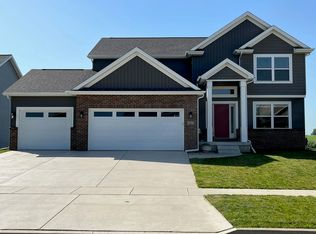 1217 Willow Creek Dr, Bloomington, IL 61705