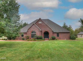 6 Colonial Dr, Webb City, MO 64870