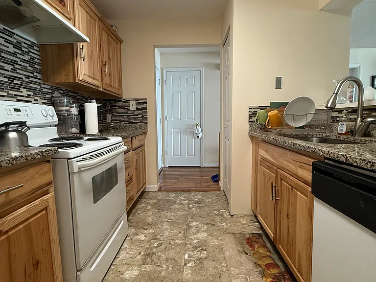 1231 Ladys Island Dr — Photo 16