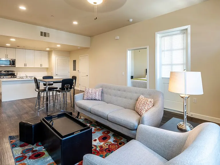 Tempranillo Apartments — Photo 21