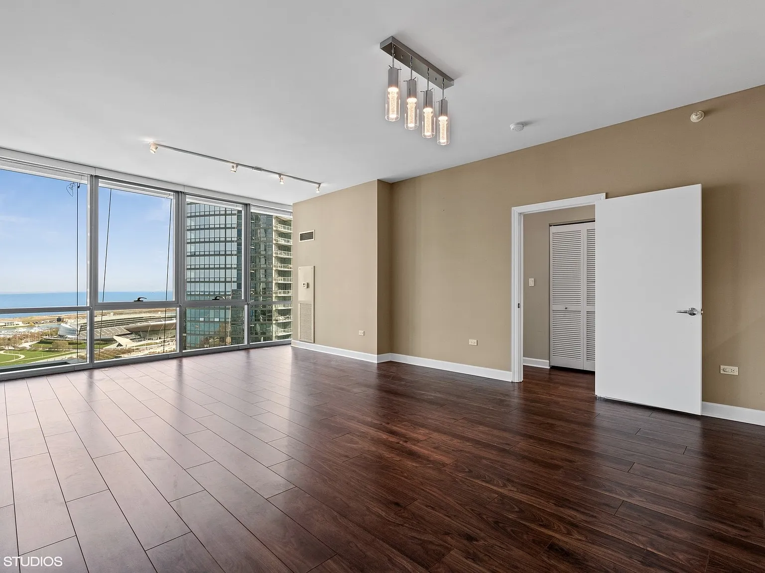 2 bed, 1238 sqft, $4,000 — Photo 3
