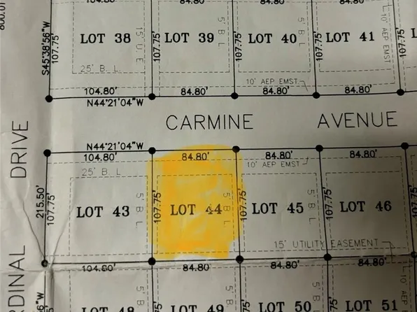 112 Carmine Ave, Port Lavaca, TX 77979