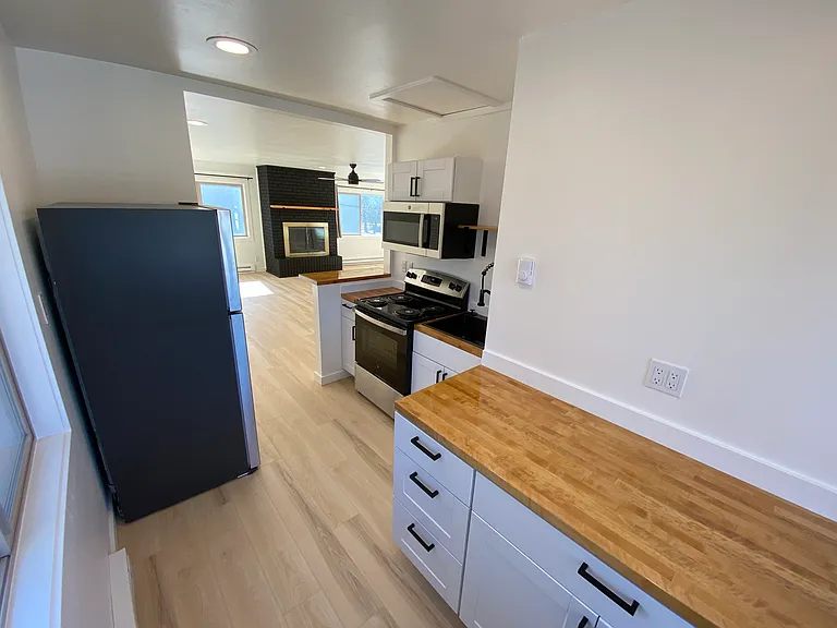 122 N 5th St #B — Photo 8