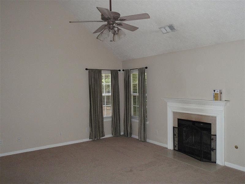 1st image of 530 Kensington Park Dr