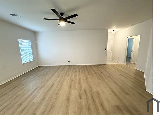 4th image of 2808 Coral Dr