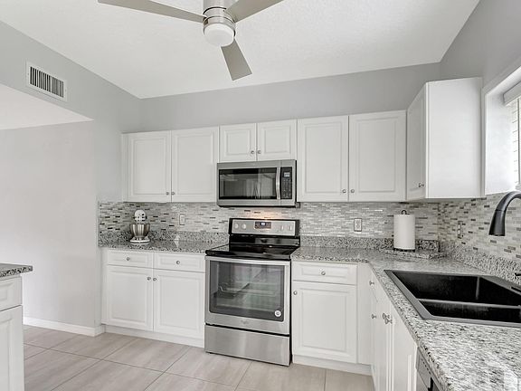 3rd image of 3229 Jog Park Drive #3229
