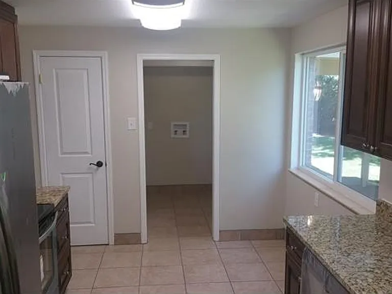 2600 Upham St — Photo 5