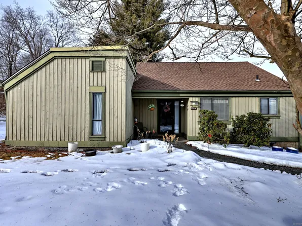 604 Heritage Village #A, Southbury, CT 06488