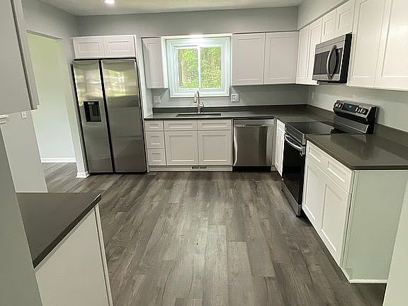 2nd image of 565 Maple Ave