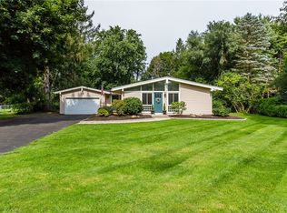 6 Butternut Dr, Pittsford, NY 14534