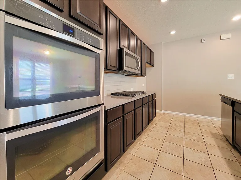 14202 Persimmon Woods Dr — Photo 18