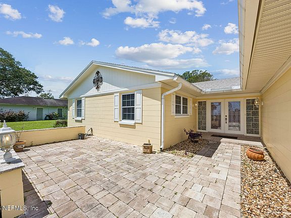 3rd image of 995 ALCALA Drive