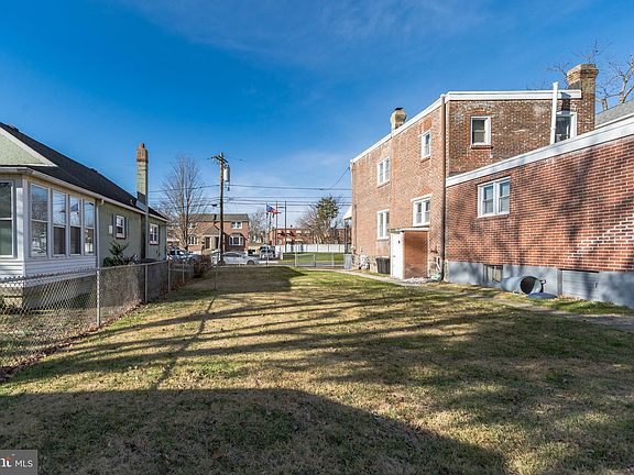 5th image of 238 Carre Ave