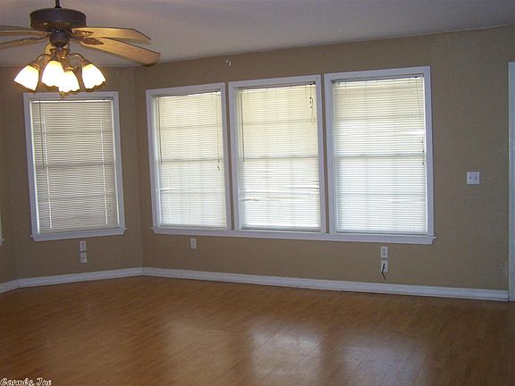 3rd image of 10 Paradise Cir