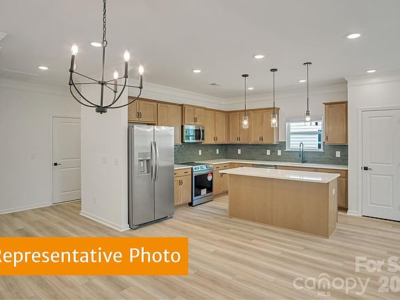 4th image of 506 Lively Cres