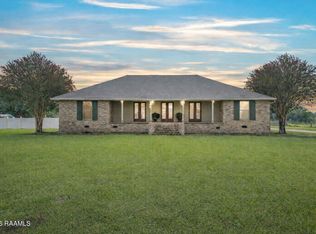 14337 Saint Elmo Rd, Erath, LA 70533