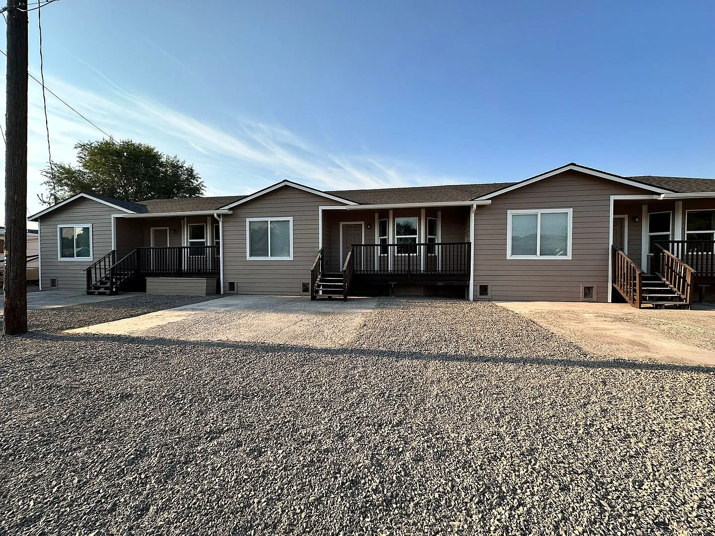 Move In Special! $500 Off First Months Rent! Newly Remodeled 3 Bedroom Tri-Plex In Prineville — Photo 2