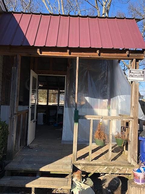 2nd image of 509 Carney St