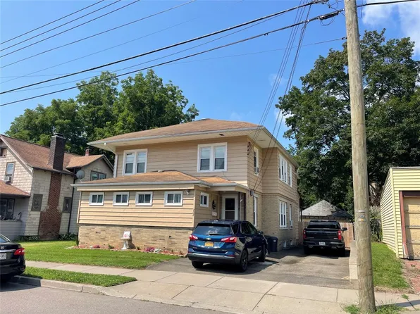 202 Harrison Ave, Endicott, NY 13760