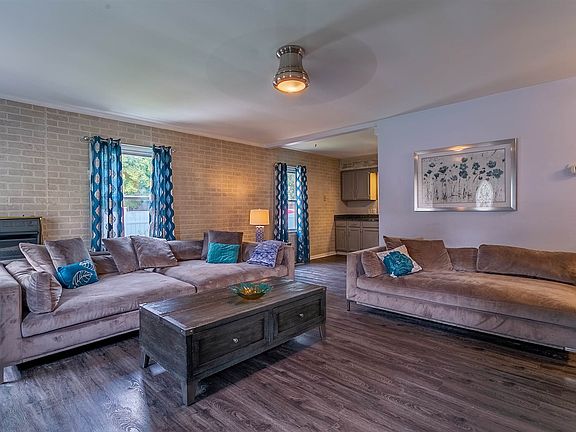 4th image of 2515 Helmuth Ave