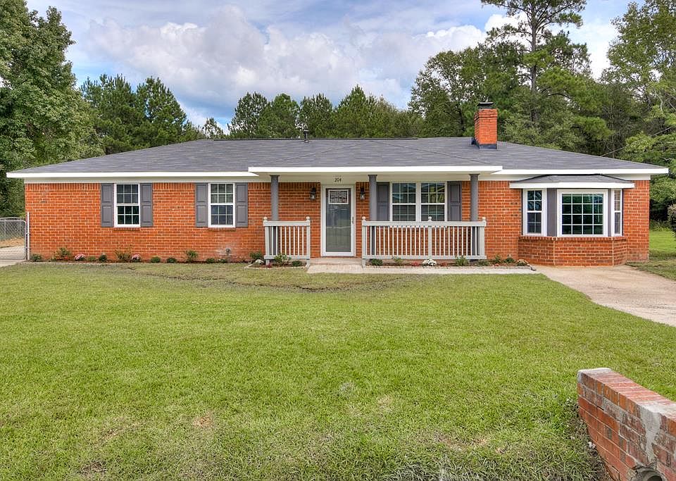 1st image of 204 Dogwood Dr